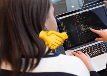 Dos personas programando juntas, pair programming